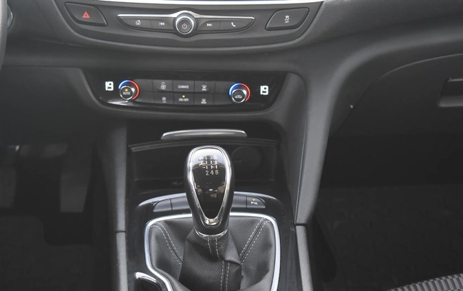 Opel Insignia cena 70800 przebieg: 72069, rok produkcji 2019 z Czarna Białostocka małe 254